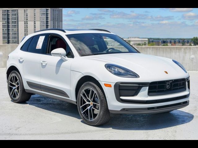 2024 Porsche Macan Base