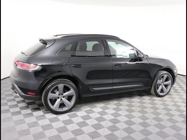 2024 Porsche Macan Base