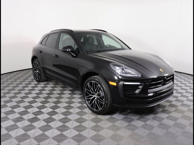 2024 Porsche Macan Base