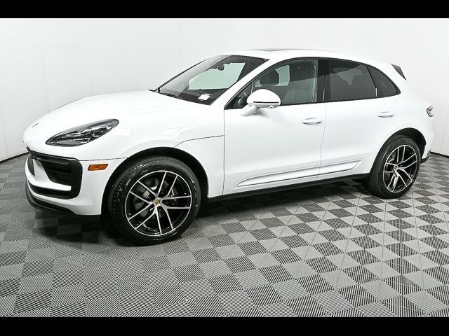 2024 Porsche Macan Base