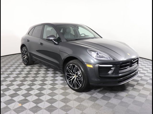 2024 Porsche Macan Base