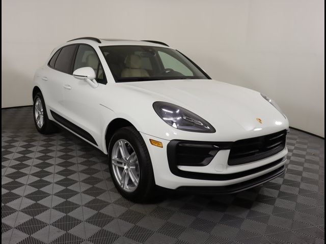 2024 Porsche Macan Base