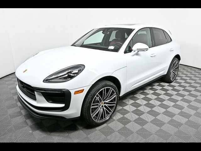 2024 Porsche Macan 