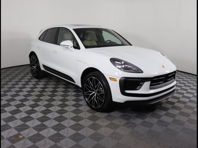 2024 Porsche Macan Base