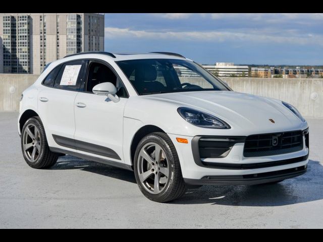 2024 Porsche Macan Base