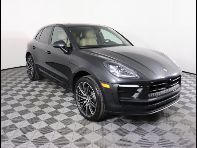 2024 Porsche Macan Base