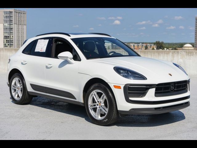 2024 Porsche Macan Base