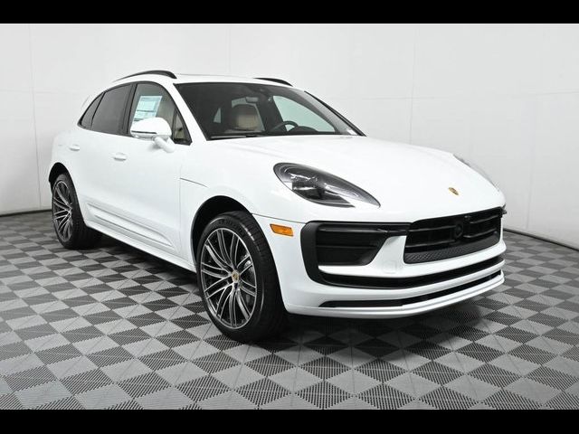 2024 Porsche Macan Base