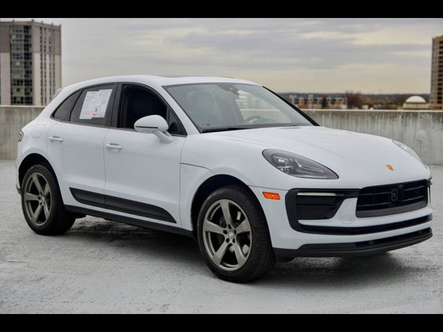 2024 Porsche Macan Base