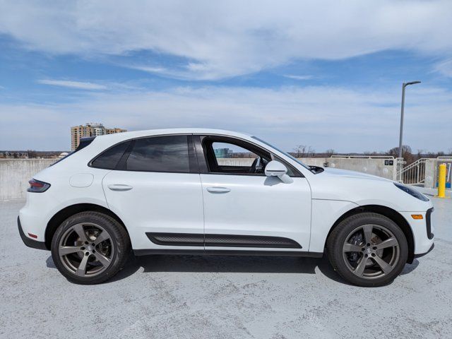 2024 Porsche Macan Base