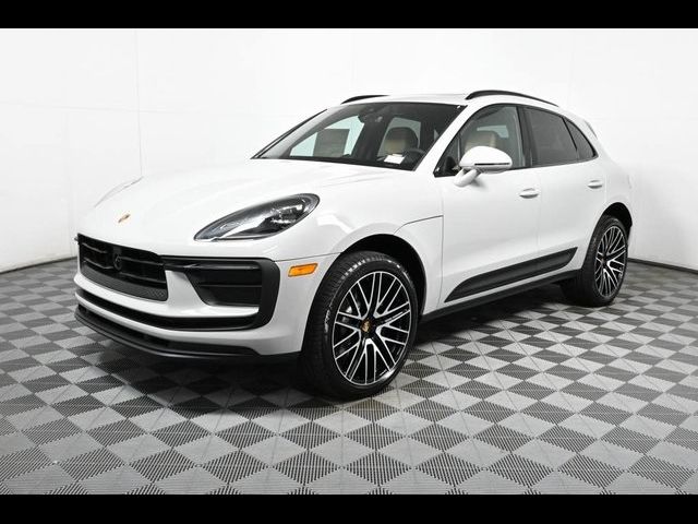 2024 Porsche Macan Base