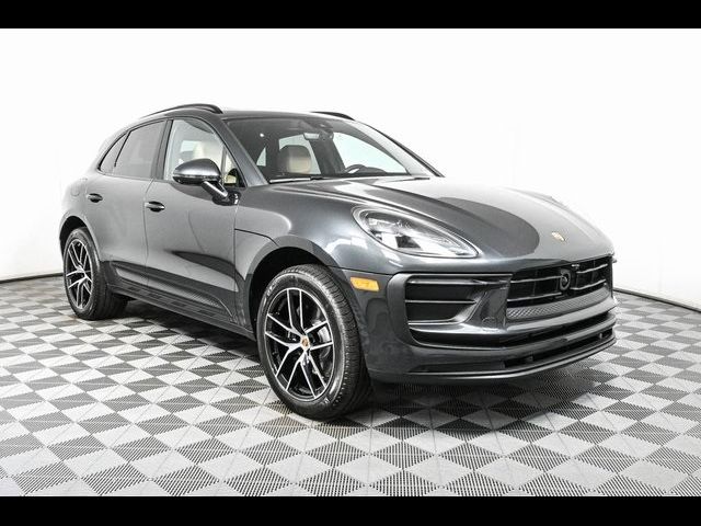 2024 Porsche Macan Base