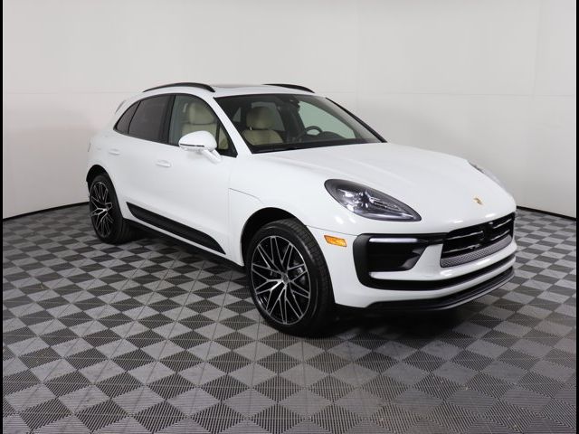 2024 Porsche Macan Base