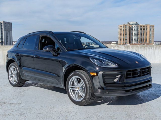 2024 Porsche Macan Base