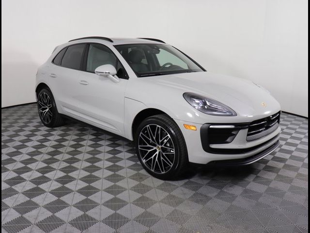 2024 Porsche Macan Base