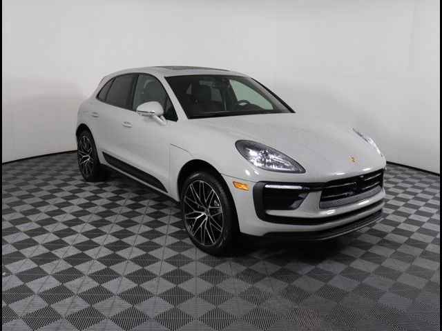 2024 Porsche Macan Base