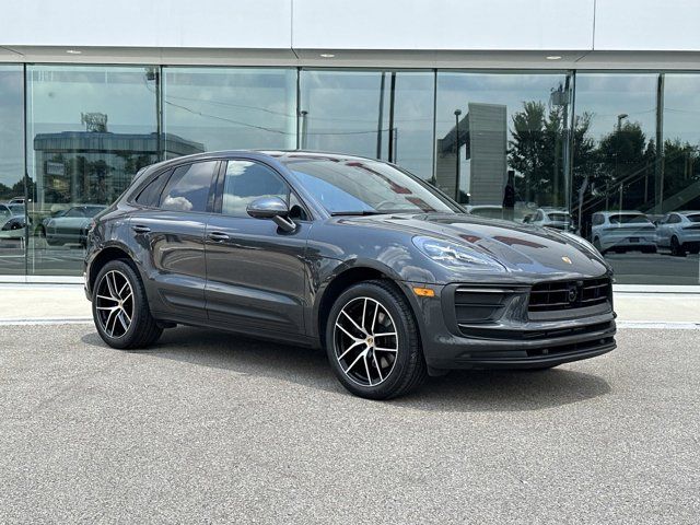 2024 Porsche Macan Base