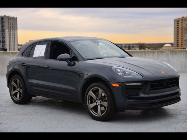 2024 Porsche Macan Base