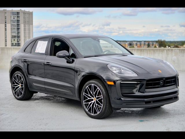 2024 Porsche Macan Base