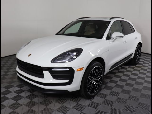 2024 Porsche Macan Base