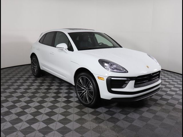 2024 Porsche Macan Base