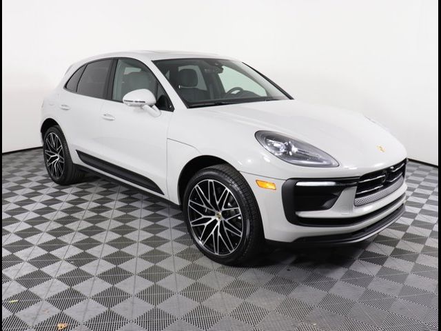 2024 Porsche Macan Base