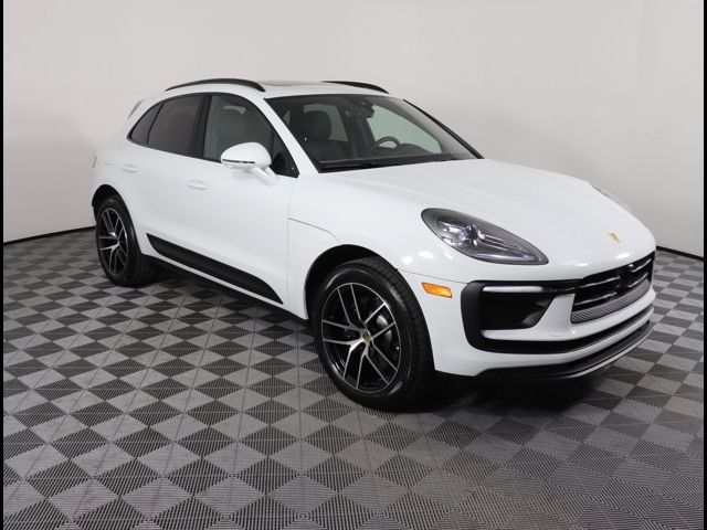 2024 Porsche Macan Base