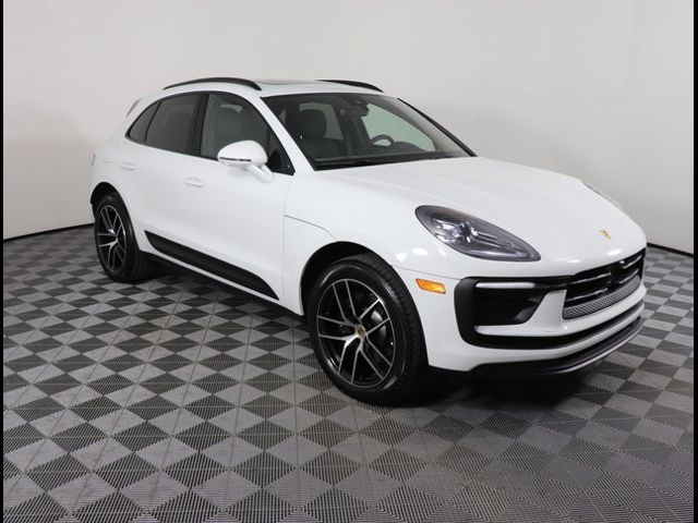 2024 Porsche Macan Base