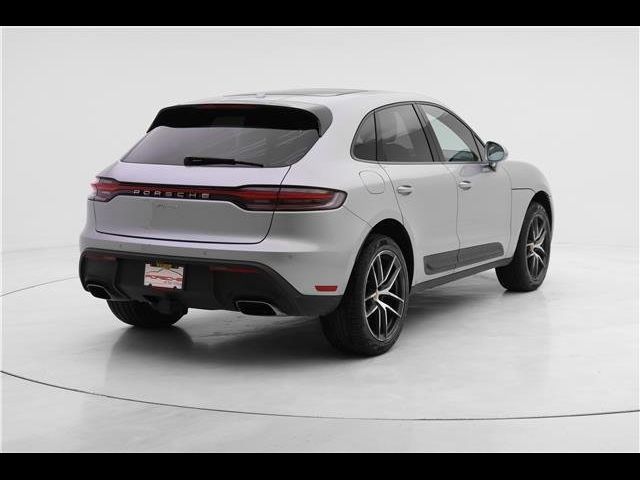 2024 Porsche Macan Base