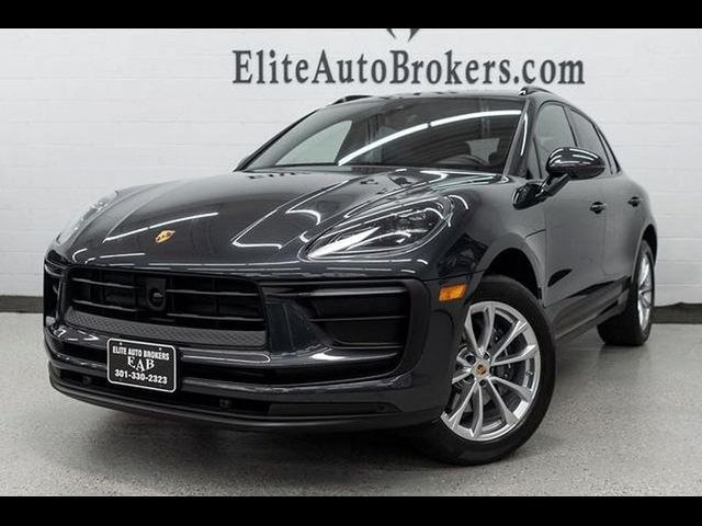 2024 Porsche Macan Base