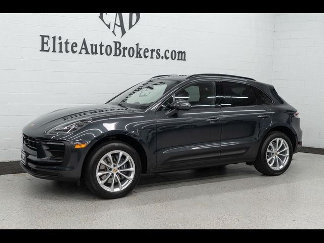 2024 Porsche Macan Base