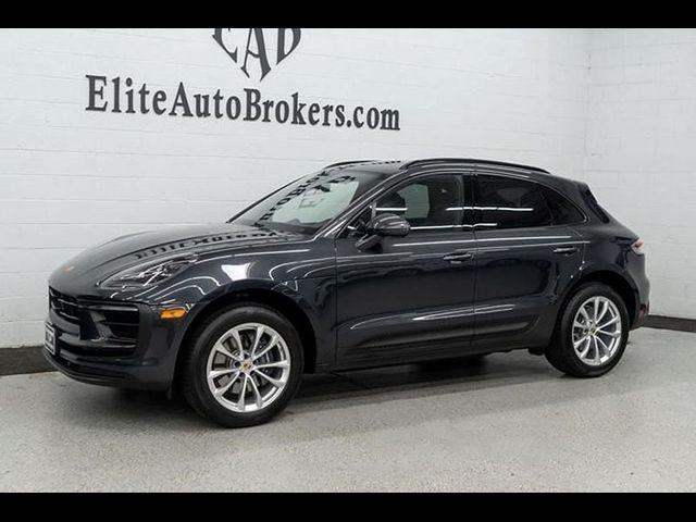 2024 Porsche Macan Base