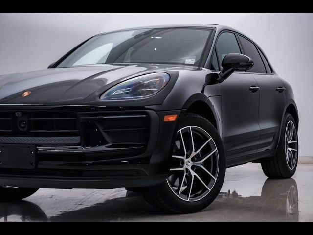 2024 Porsche Macan Base