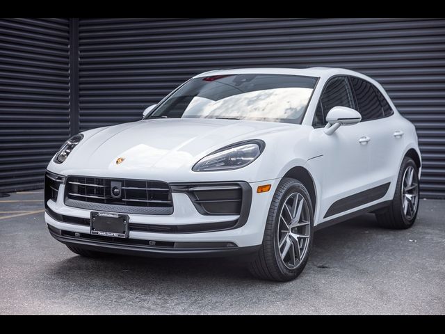 2024 Porsche Macan Base