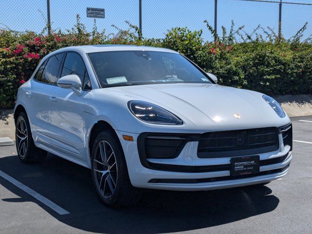 2024 Porsche Macan Base