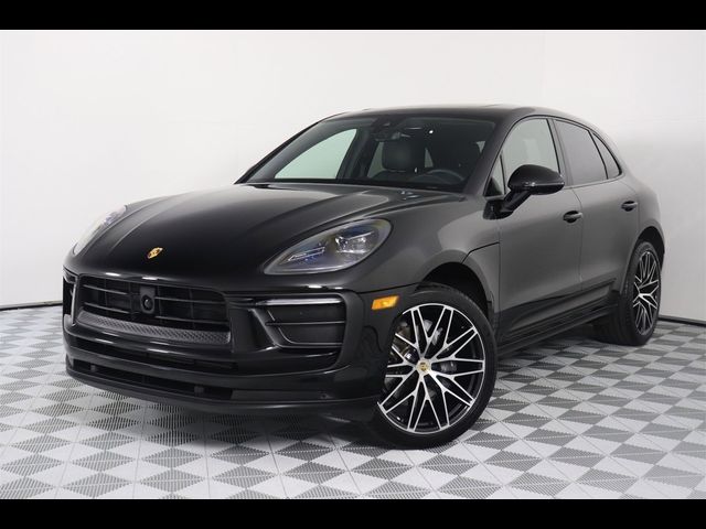 2024 Porsche Macan Base