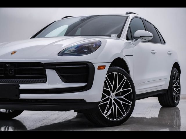 2024 Porsche Macan 