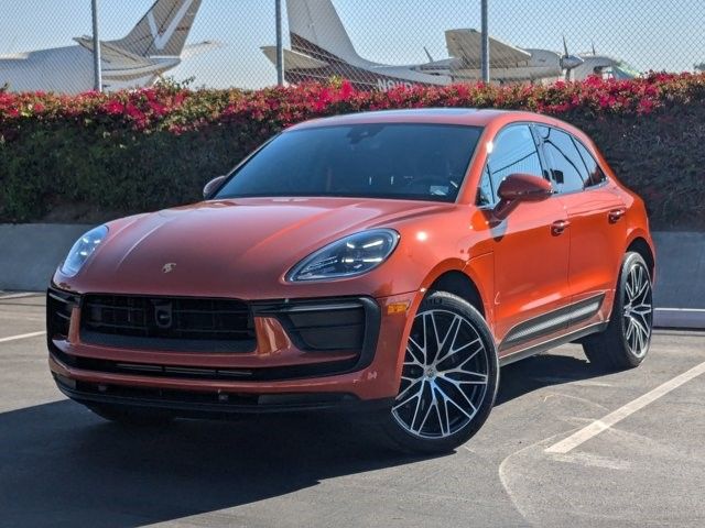 2024 Porsche Macan Base