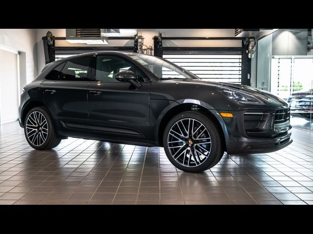 2024 Porsche Macan Base