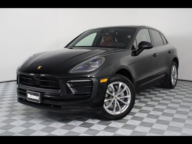 2024 Porsche Macan Base