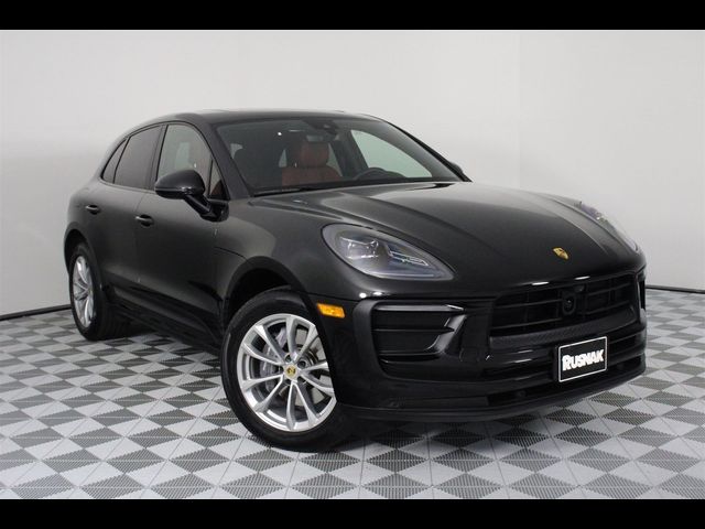 2024 Porsche Macan Base