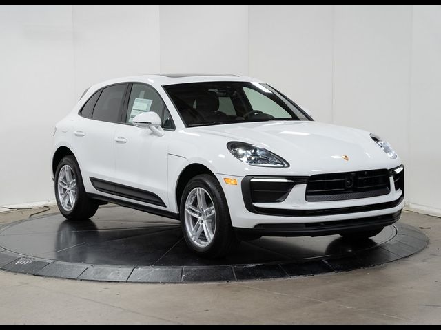 2024 Porsche Macan Base