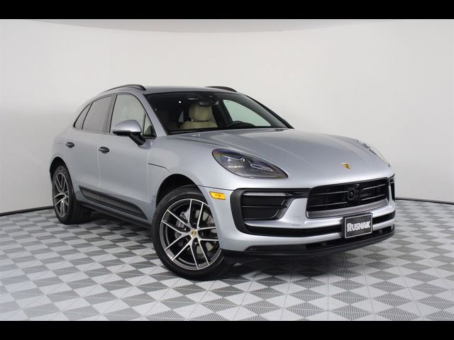 2024 Porsche Macan Base