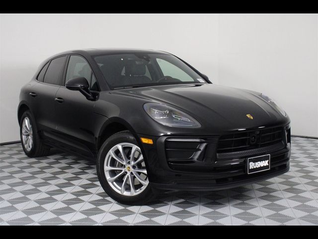 2024 Porsche Macan Base