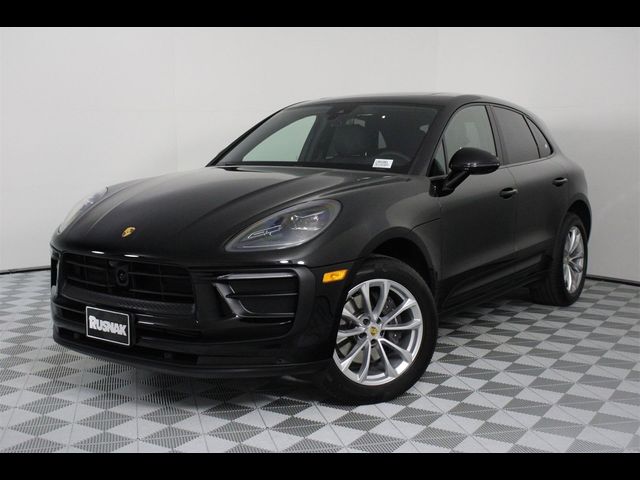 2024 Porsche Macan Base