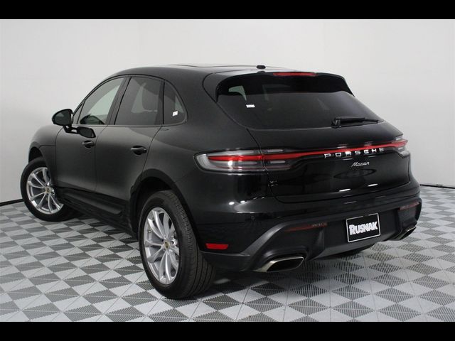 2024 Porsche Macan Base