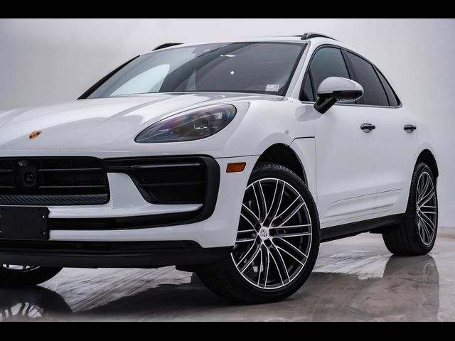 2024 Porsche Macan Base