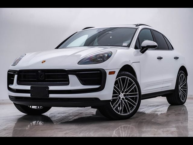 2024 Porsche Macan Base