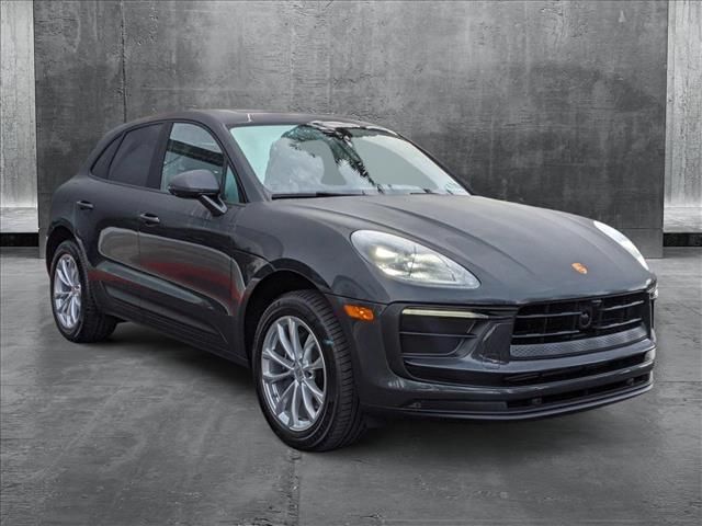 2024 Porsche Macan Base