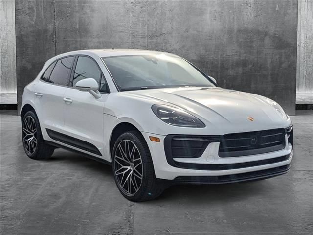 2024 Porsche Macan Base